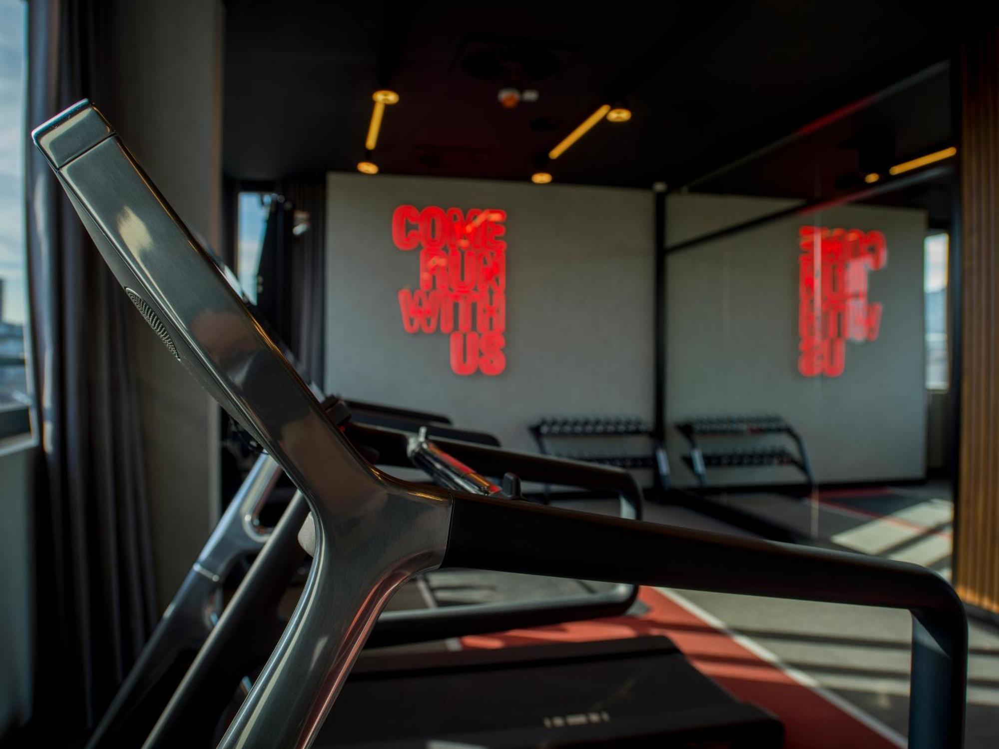 Hotel Radisson Red Belgrad Zewnętrze zdjęcie