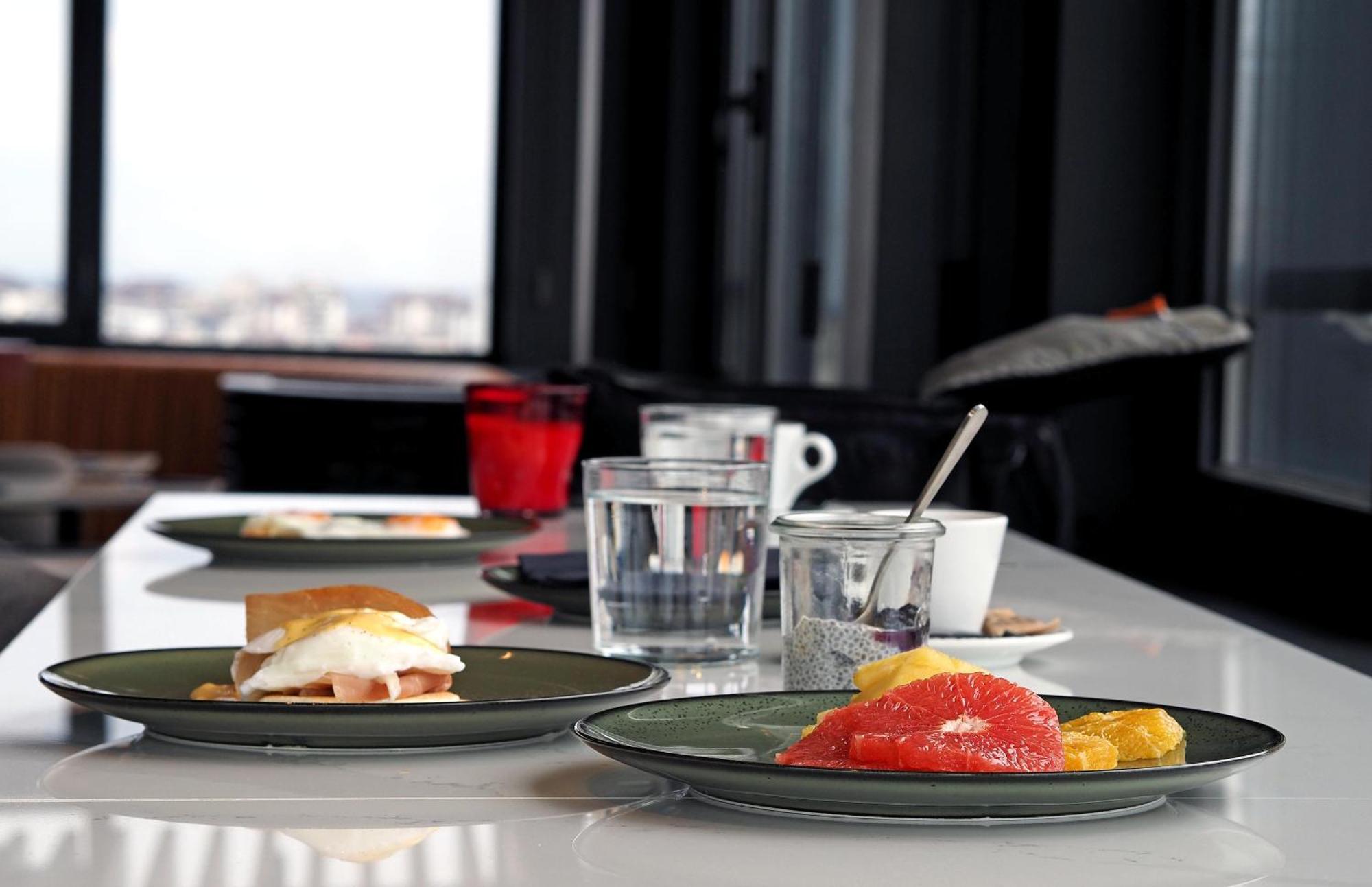 Hotel Radisson Red Belgrad Zewnętrze zdjęcie