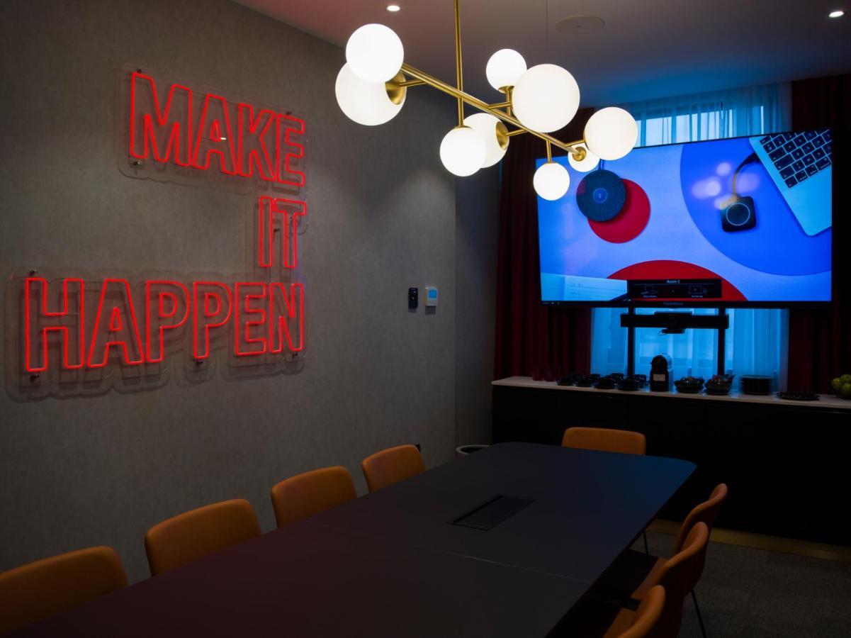 Hotel Radisson Red Belgrad Zewnętrze zdjęcie